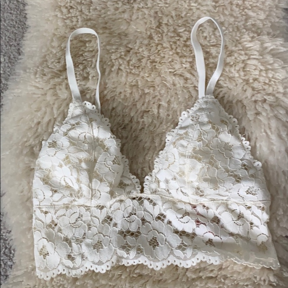 white lace bra
